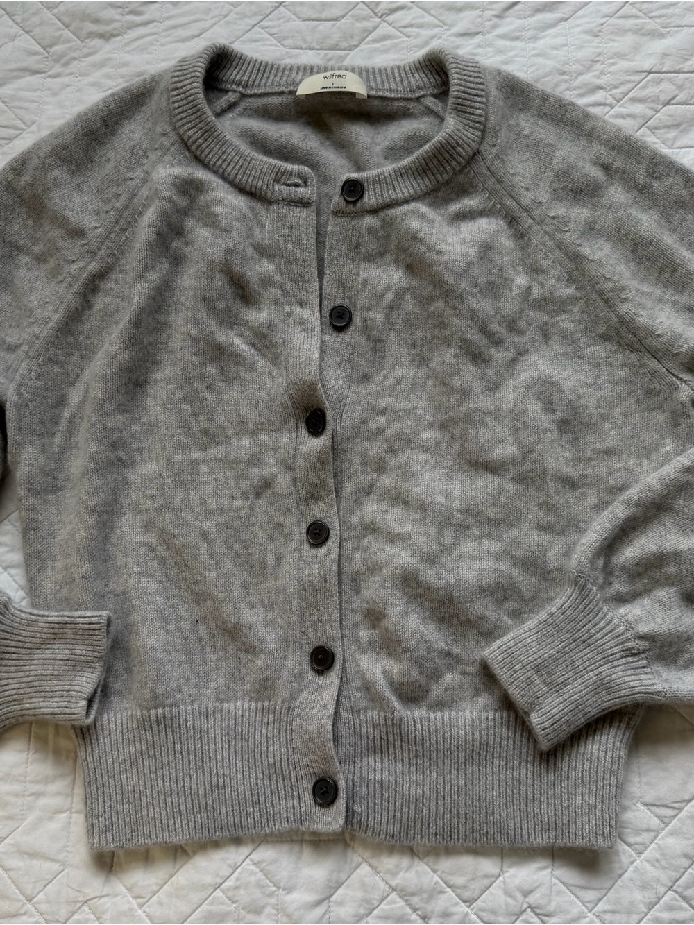 Aritzia. Wilfred Gray Button-Front Crewneck Cardigan Sweater. Size S.